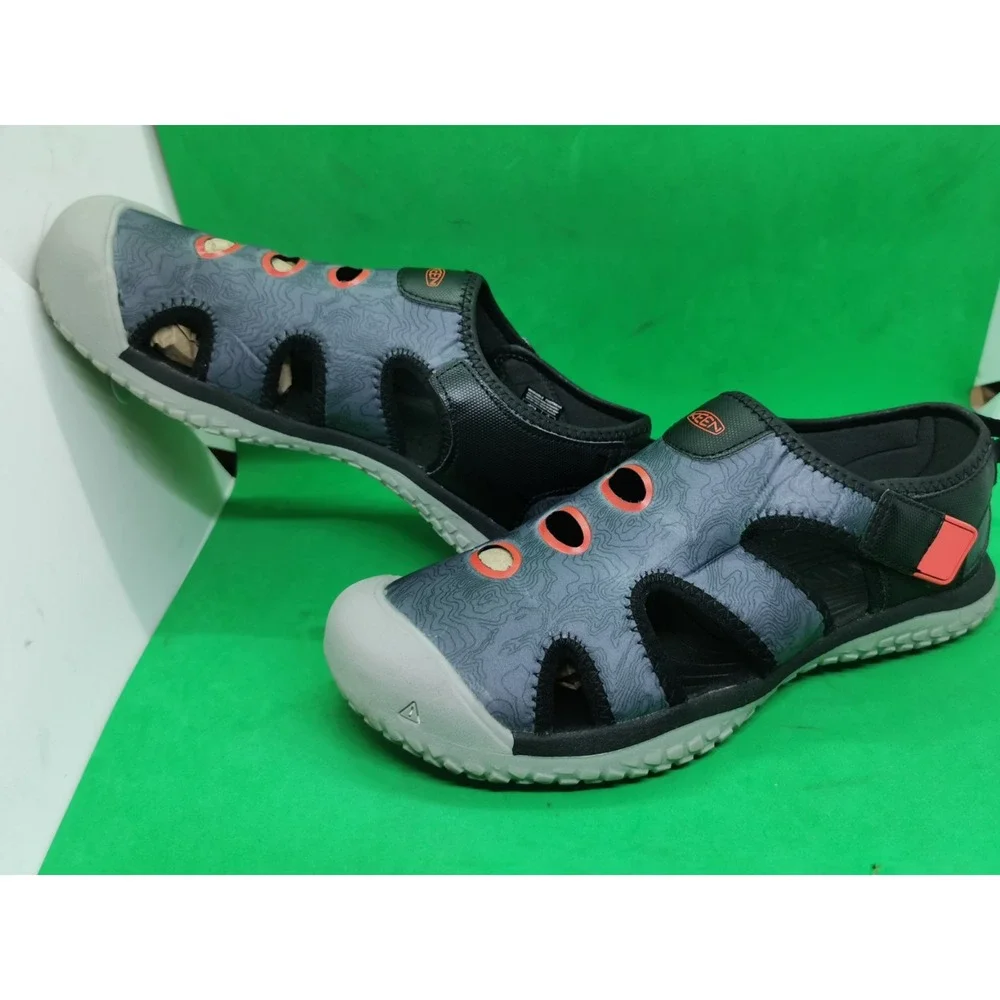 KEEN Stingray Closed Toe Sandals Black/Safety Orange Youth/ Men's Size 6
